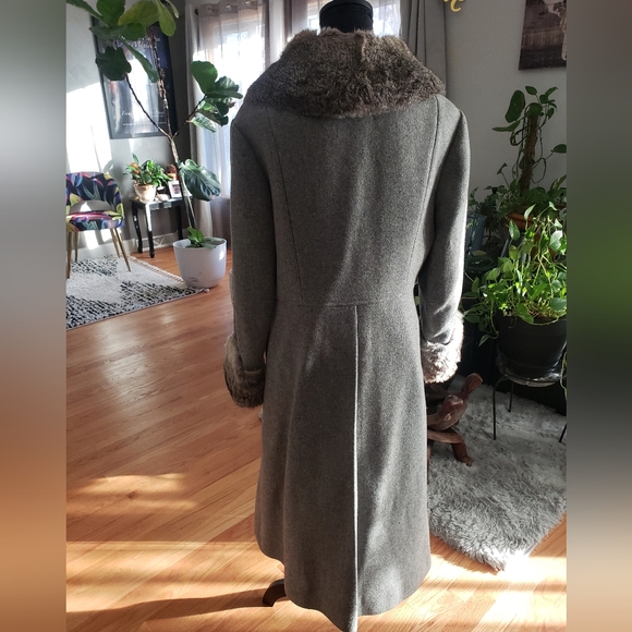 VINTAGE 1970's Wool/Rabbit Pea Coat! - Picture 7 of 15